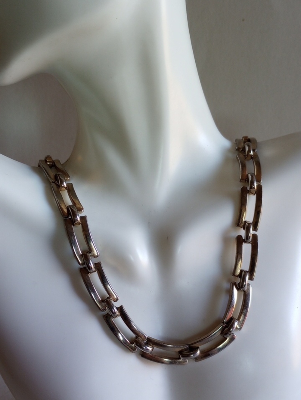 Stylish Silver-Link Women’s Necklace